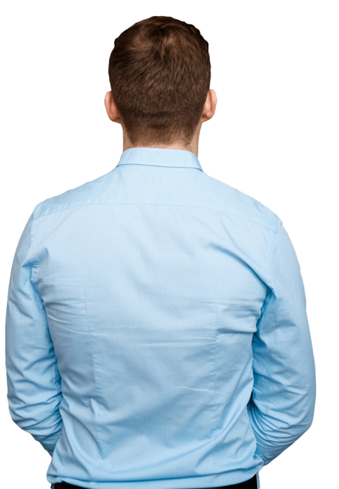 homme rend son véhicule